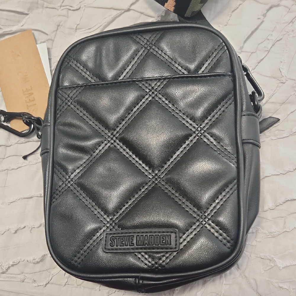 Black Quilted Crossbody Bag - Picture 6 of 7